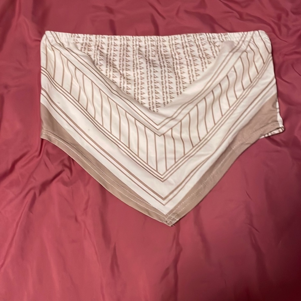 Here is a brand new tub top size M